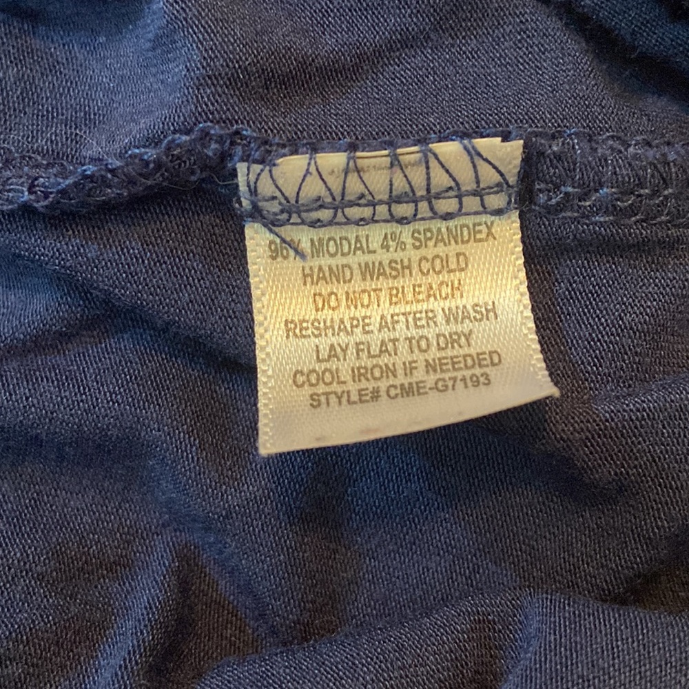 Color Thread Basic Dark Blue Top - Picture 6 of 6